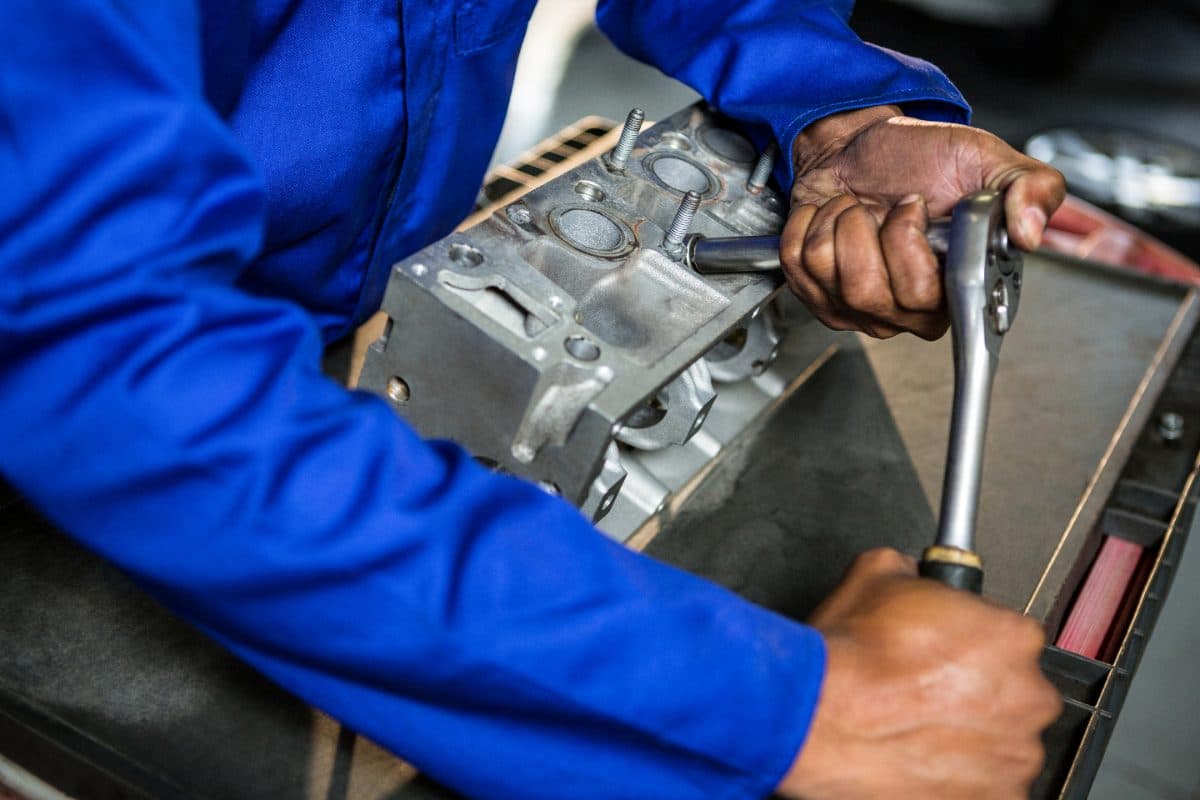 Forklift engine assemblies